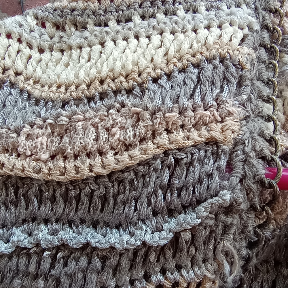 Curio Sweater - Picture 9 of 10